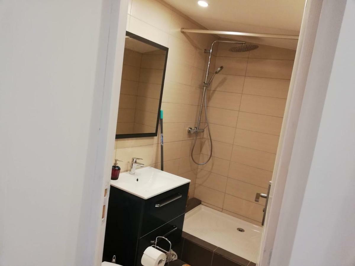 Maison Duplex & Appartement Sur Cour La Ferte-Gaucher ภายนอก รูปภาพ